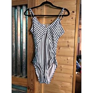 NWOT Cupshe One Piece Bathing Suit